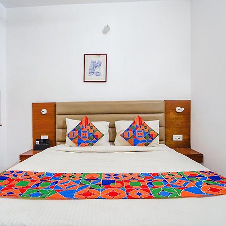 Fabexpress Le Aham Boutique - Auroville Beach - 600M Pondicherry Exteriör bild