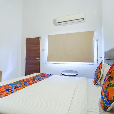 Fabexpress Le Aham Boutique - Auroville Beach - 600M Pondicherry Exteriör bild