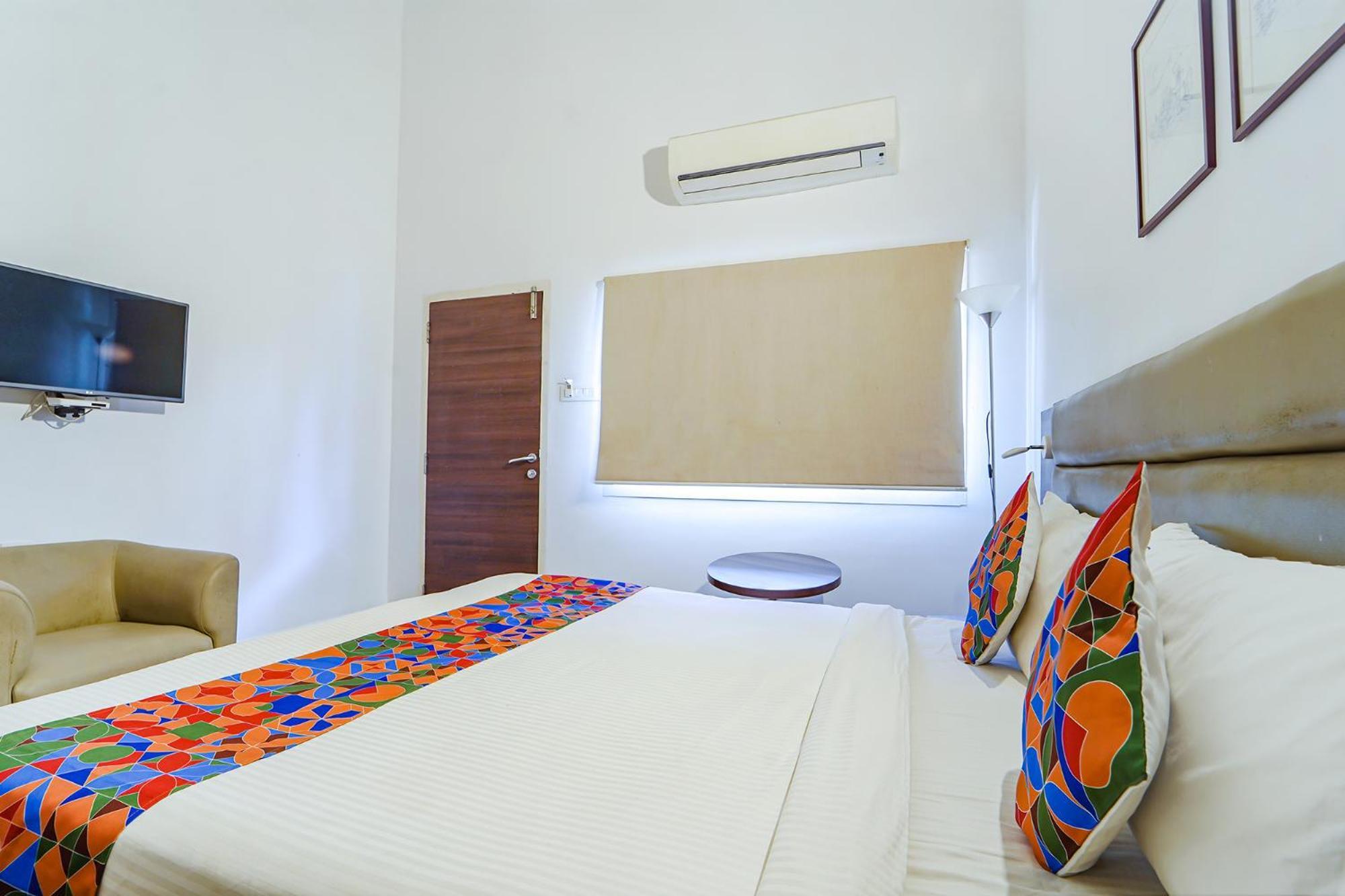 Fabexpress Le Aham Boutique - Auroville Beach - 600M Pondicherry Exteriör bild
